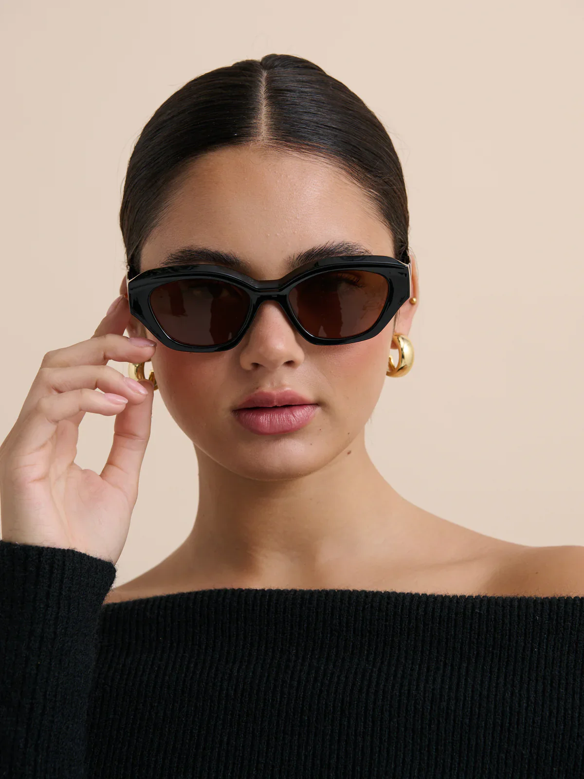 Cleopatra Cat Eye Sunglasses - Black - Image 3